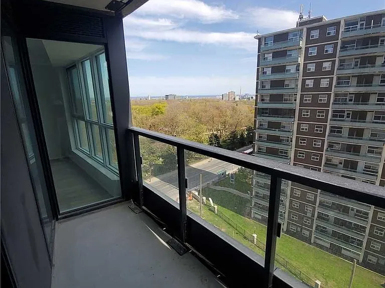 585 Bloor St E #919 — Photo 6