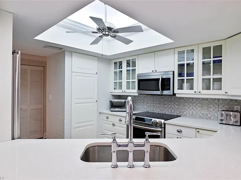 5897 Chanteclair Dr #313 — Photo 14