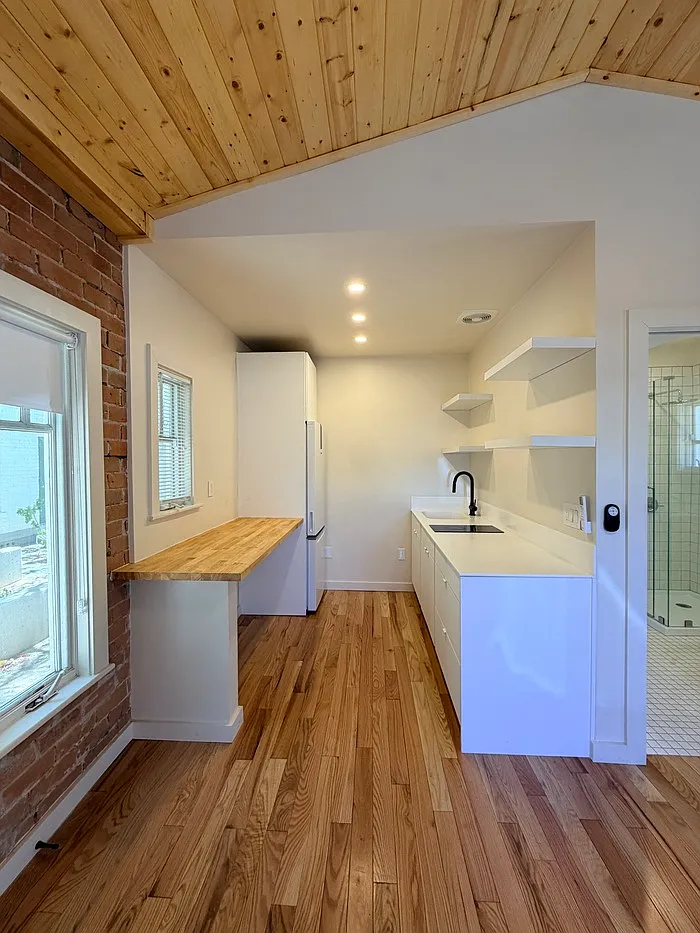 Studio, 1.0 bath, 300 sqft, $1,175 — Photo 1