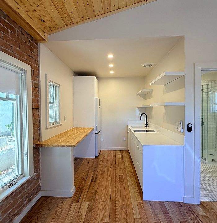 1st image of 512 W Fillmore St #9