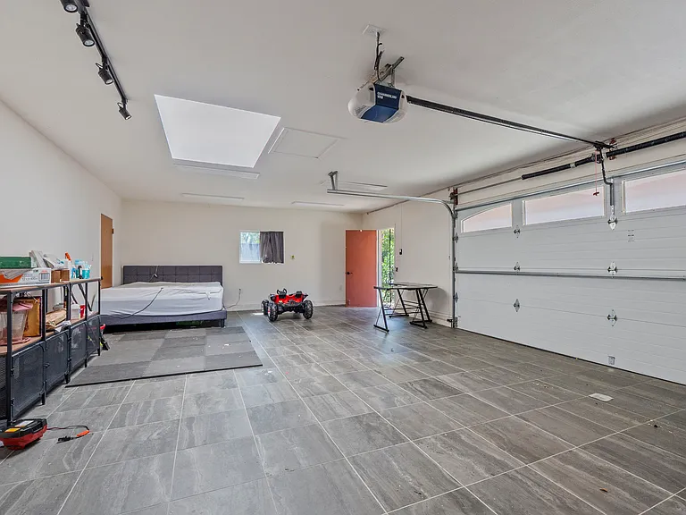 1742 Naglee Ave — Photo 22