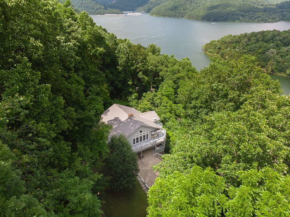 1st image of 1038 Lakeside Dr