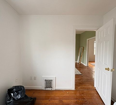 5th image of 32 Porter St #2