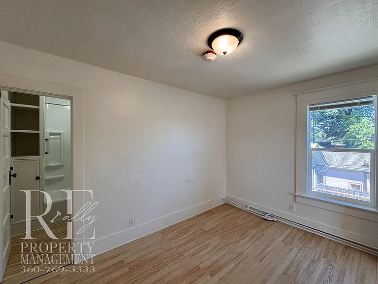 902 Pleasant Ave — Photo 9