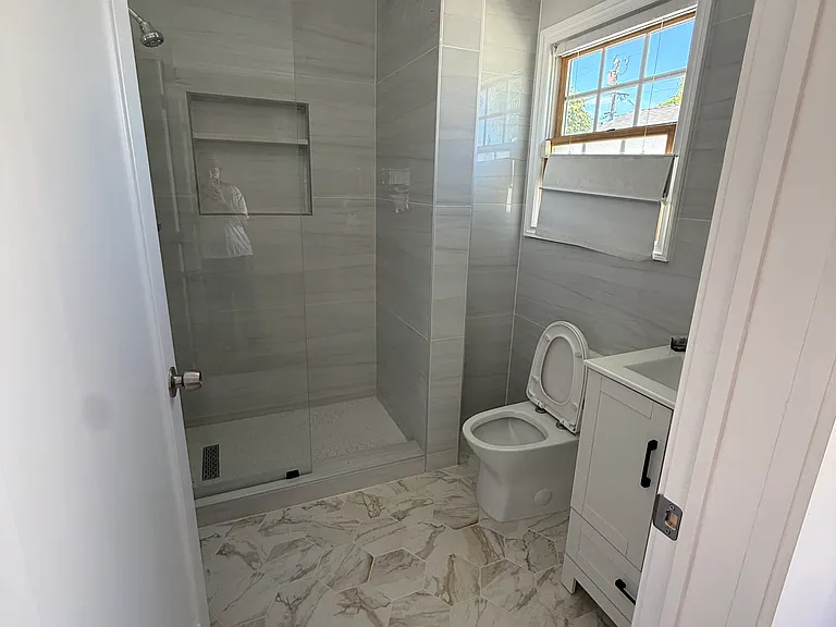 7418 Farmdale Ave — Photo 12