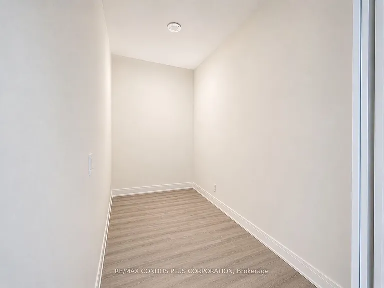 181 Dundas St E #2215 — Photo 19