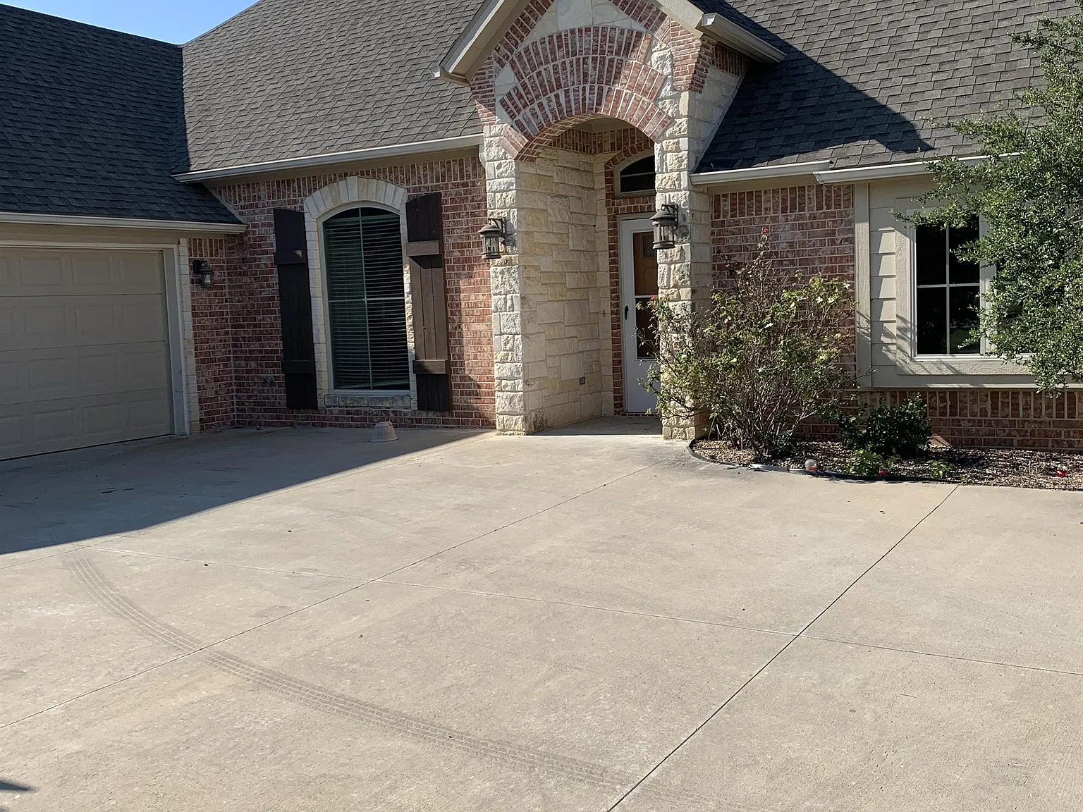 900 Cypress Drive - 1 — Photo 2