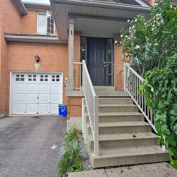 37 Holmwood St