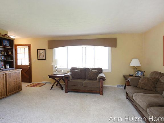 4th image of 3174 Greenly St