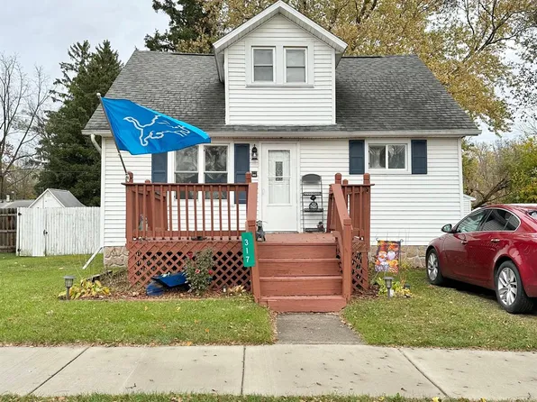 317 Green St, Caro, MI 48723
