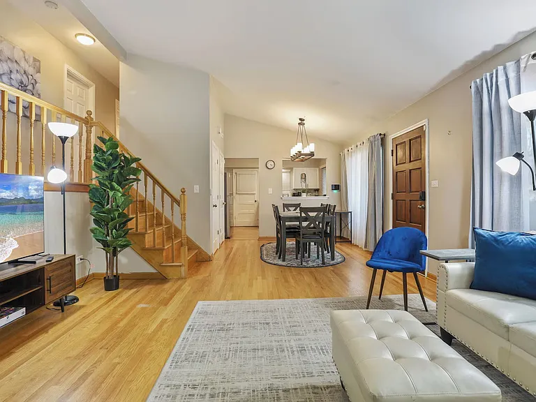 105 N Prindle Ave — Photo 7
