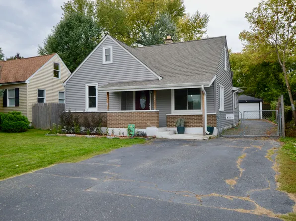 1526 North Ave, Round Lake Beach, IL 60073