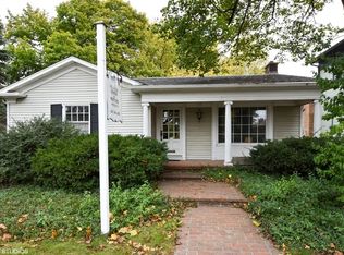 119 North Ave, Barrington, IL 60010