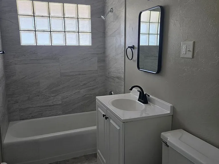 316 N Oregon St — Photo 10