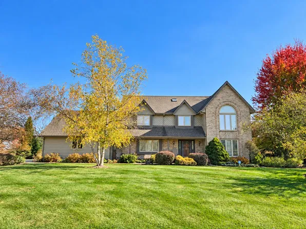W325S8260 Jericho Rd, Mukwonago, WI 53149
