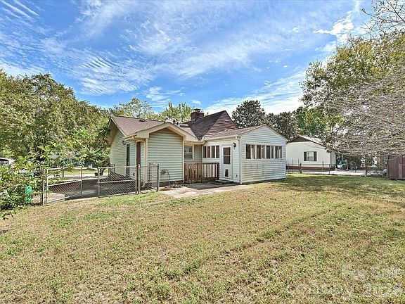 4th image of 7422 Bradgate Rd