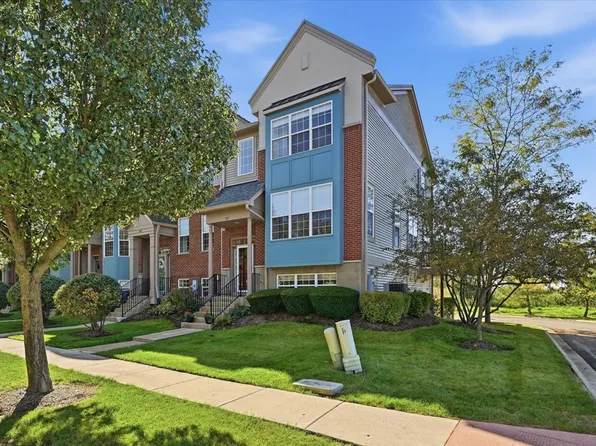 1671 Station Park Dr, Grayslake, IL 60030