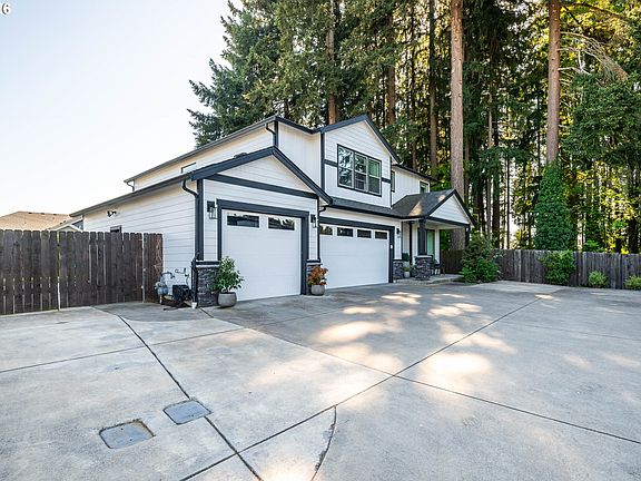 2nd image of 5803 NE 125th Cir