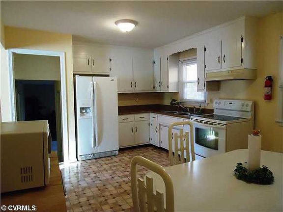 2nd image of 214 Bull Run Dr