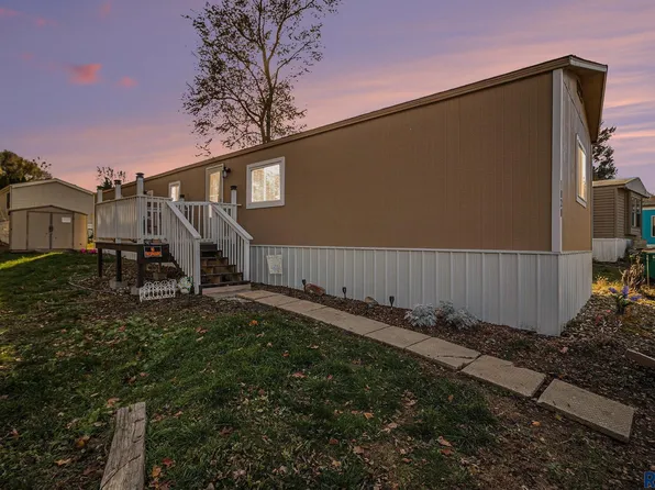 1020 N Bunker Pl, Sioux Falls, SD 57103