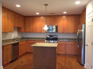 2612 W Diversey Ave APT 401, Chicago, IL 60647