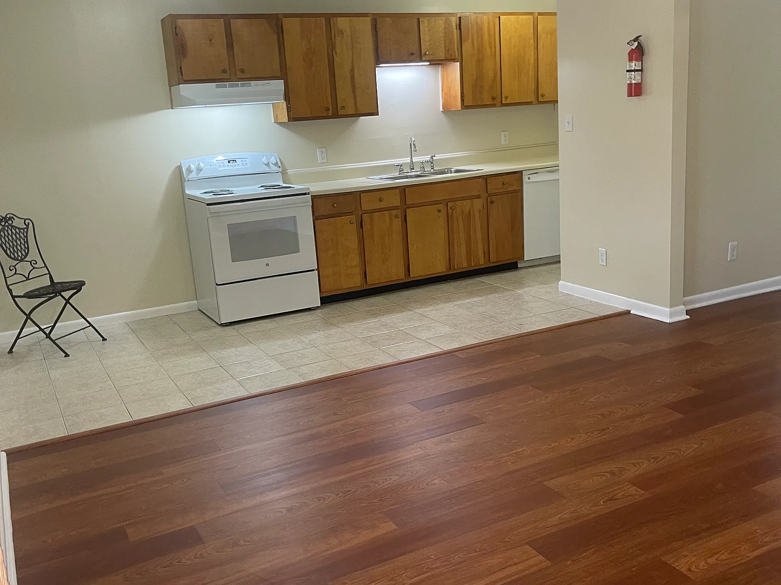 2 bed, $1,050 — Photo 4