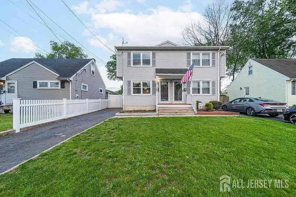 846 Voorhees Ave