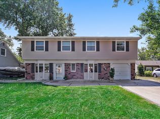 222 Thornhurst Rd, Bolingbrook, IL 60440