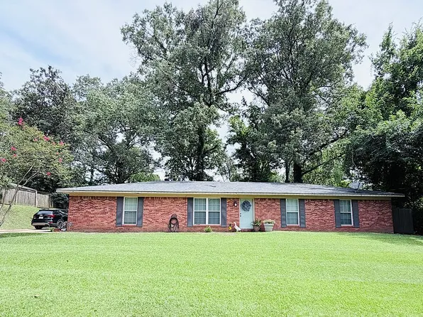 407 Elmwood St, Vicksburg, MS 39180