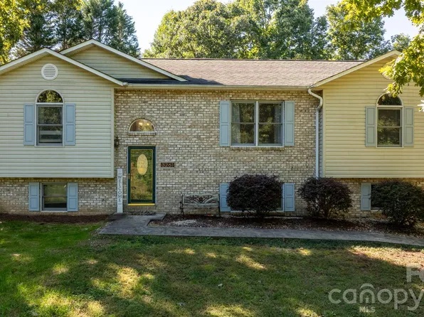 3261 Washington Way, Hudson, NC 28638