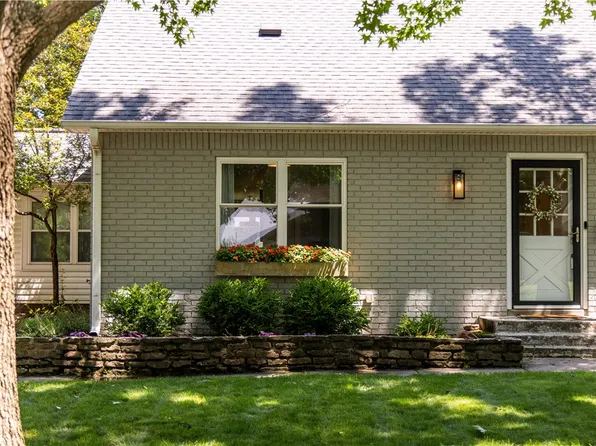 1205 NE 2nd St, Bentonville, AR 72712