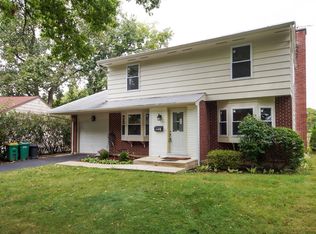 1148 Valley Stream Dr, Wheeling, IL 60090