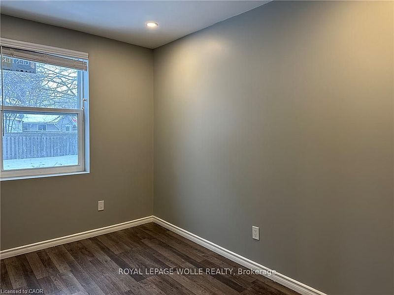 Kitchener House for rent - 2 Bedrooms — photo 5