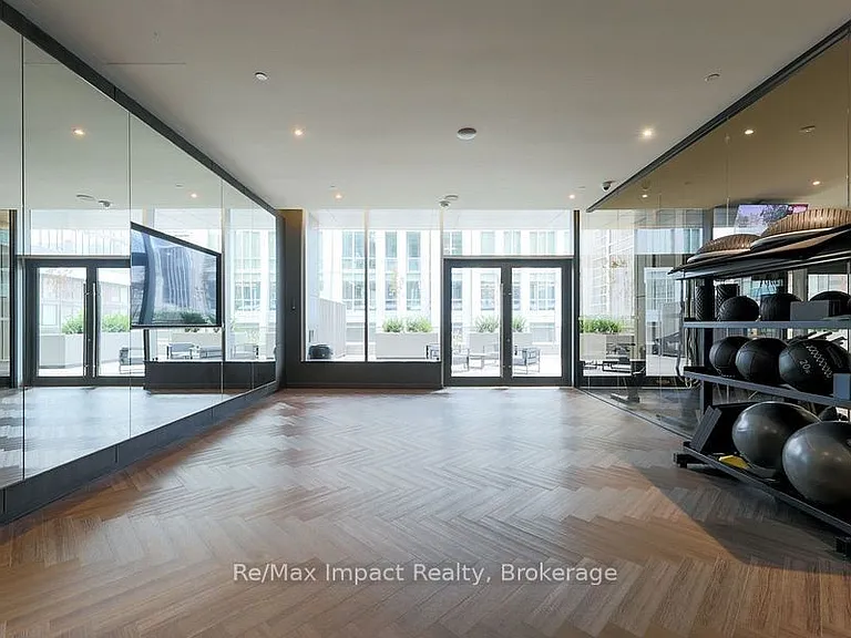 11 Yorkville Ave #4602 — Photo 32