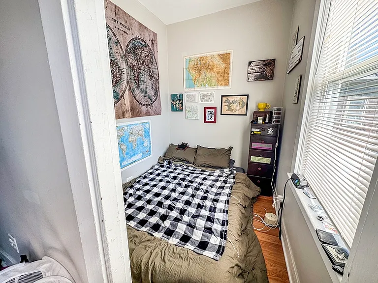 35 1/2 Essex St #2 — Photo 14