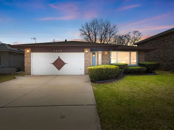 6743 W 89th Pl, Oak Lawn, IL 60453