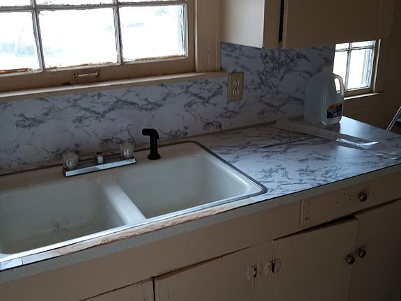 5th image of 337 W 74th St