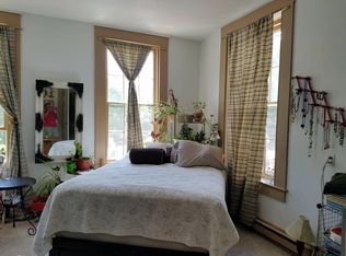 33 Central St APT 2, Woodstock, VT 05091