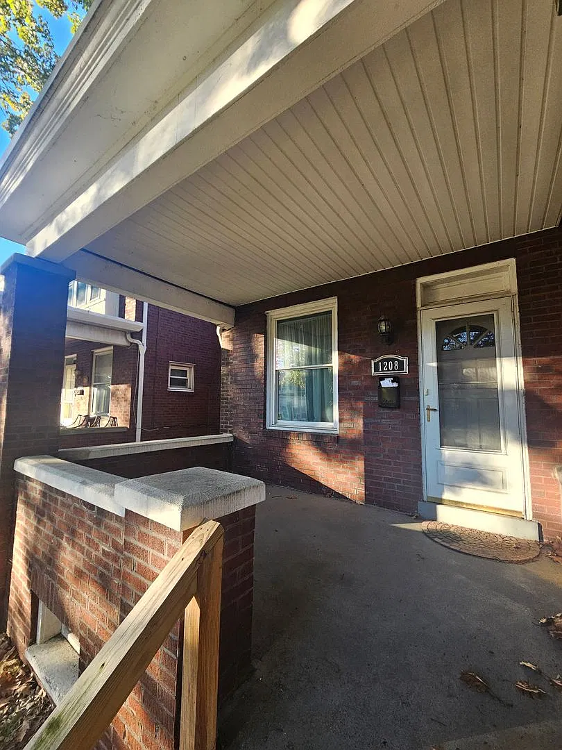 Available For Now!! 3br/1ba With Garage!! — Photo 3