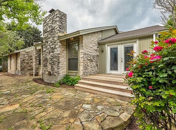 3rd image of 6106 Gardenridge Holw
