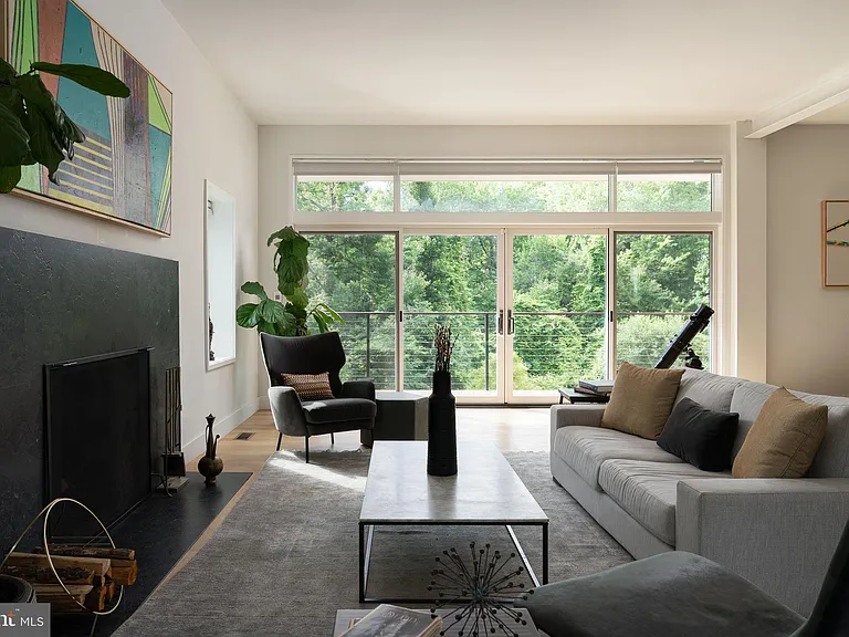 3820 Argyle Ter NW — Photo 5