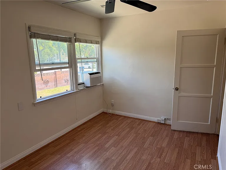 3017 W Victory Blvd — Photo 15