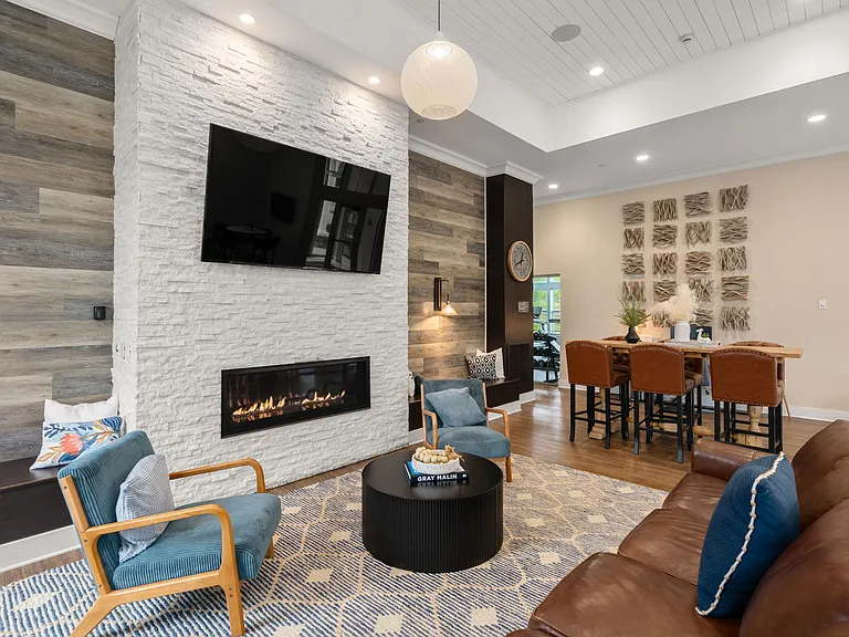 The Pointe at Dorset Crossing — Photo 7