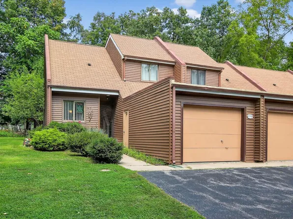 1710 Stone LANE #4, Delavan, WI 53115