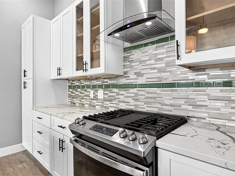 2310 Detering St #B — Photo 16