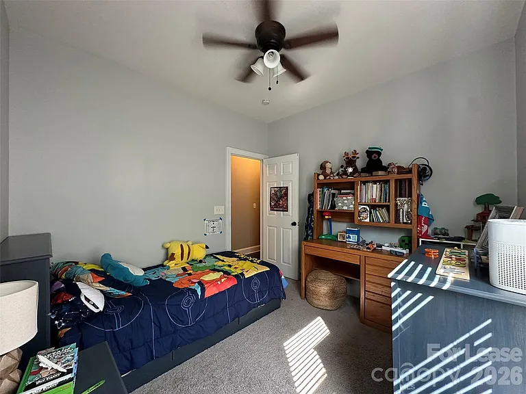 819 Stargard Ct — Photo 32