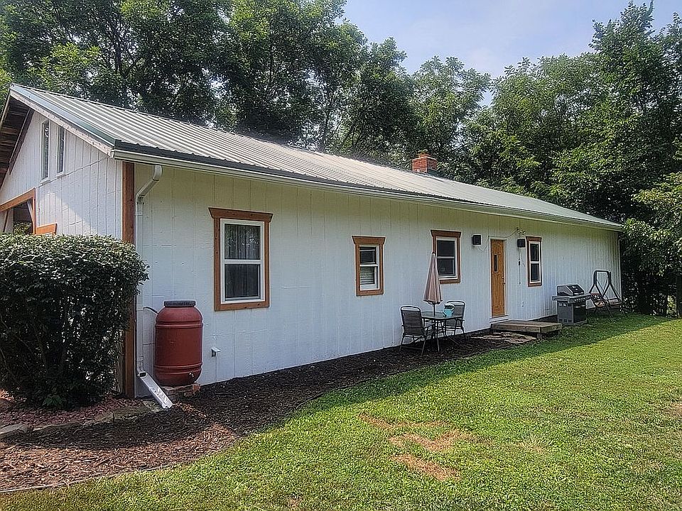 2nd image of 8064 Tamarisk Ln