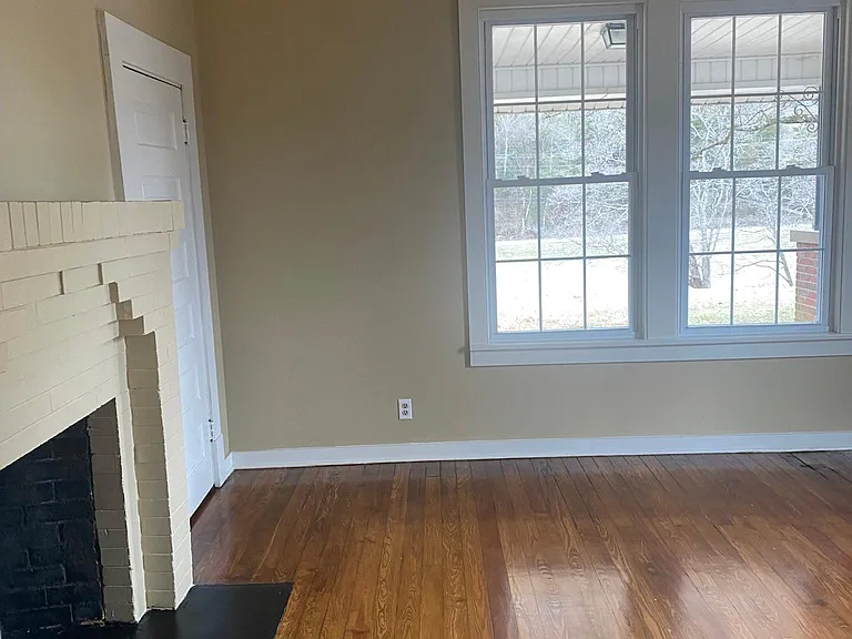 598 Hillcrest St — Photo 12