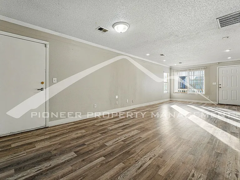 15666 E 51st Pl — Photo 7