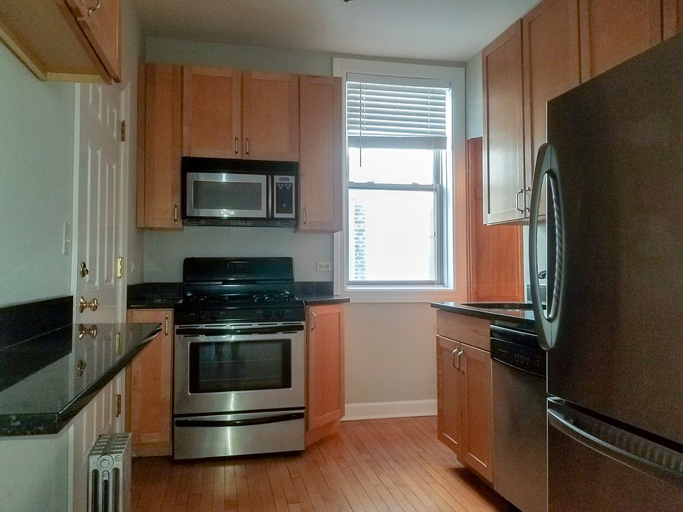 1st image of 1944 W Leland Ave #1-1946
